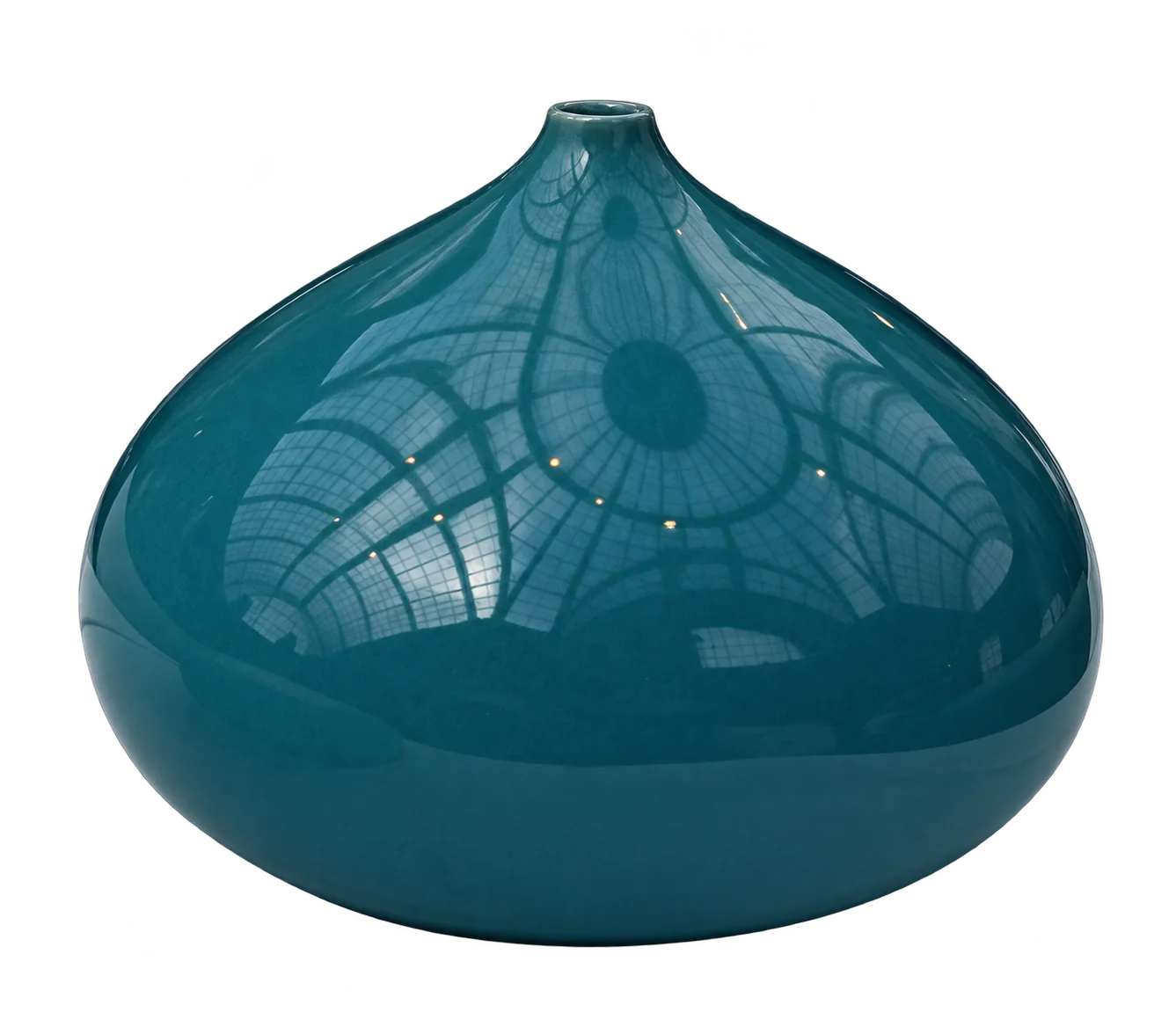 Un vase en céramique émaillée bleu-vert, de forme arrondie et aplatie avec un col étroit, photographié sur fond blanc.